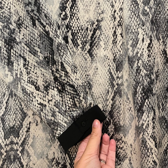 Zara Blouse - Picture 2 of 2